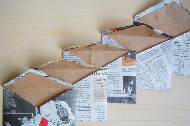 DIY: Recycled Newspaper Envelopes with Liners