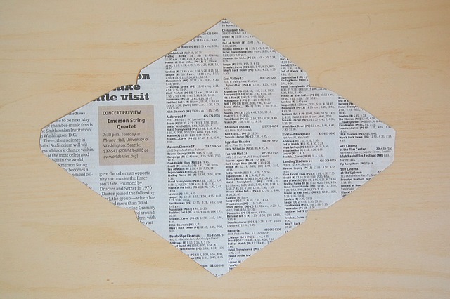 DIY: Recycled Newspaper Envelopes with Liners