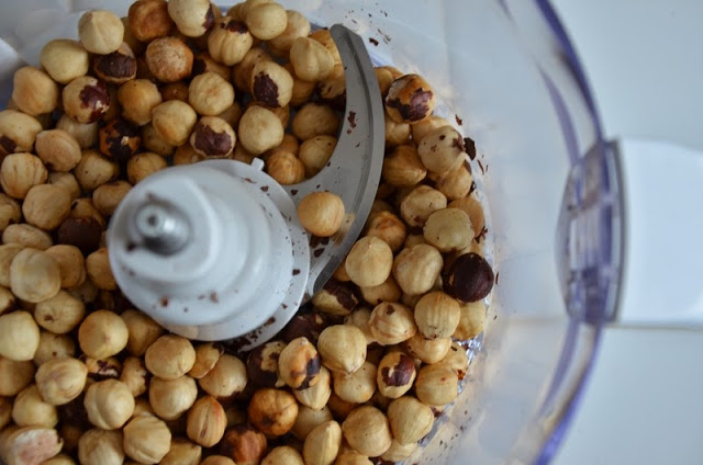 Healthy Homemade Nutella (sugarless and vegan)